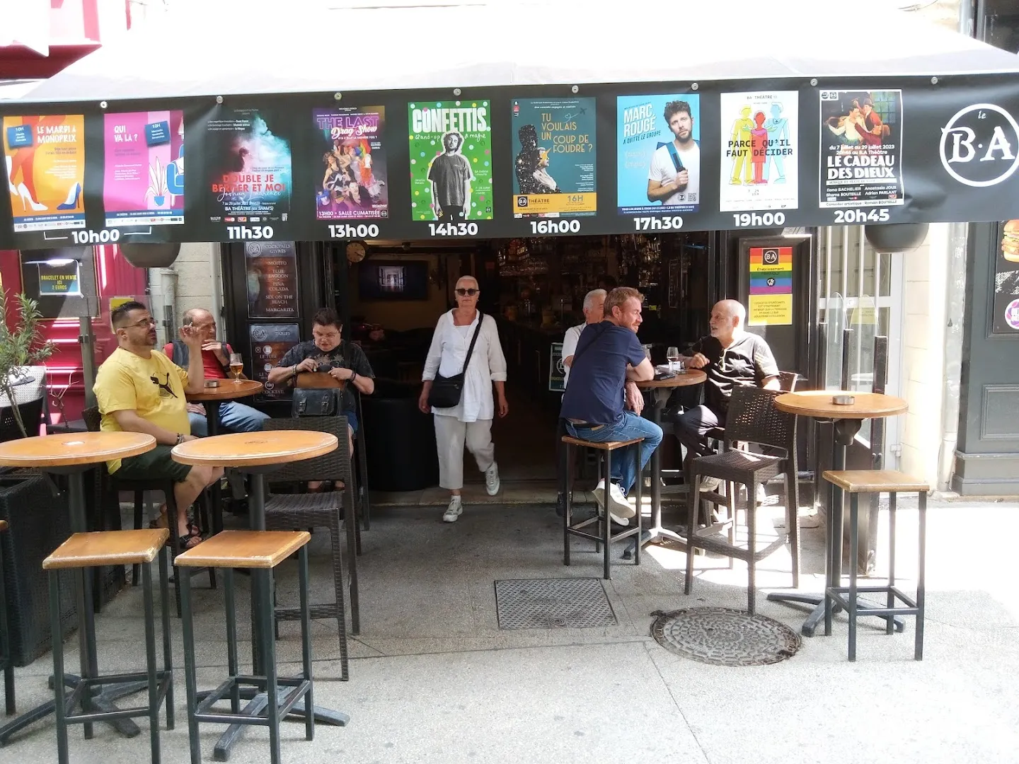 Le BA cafe theatre
